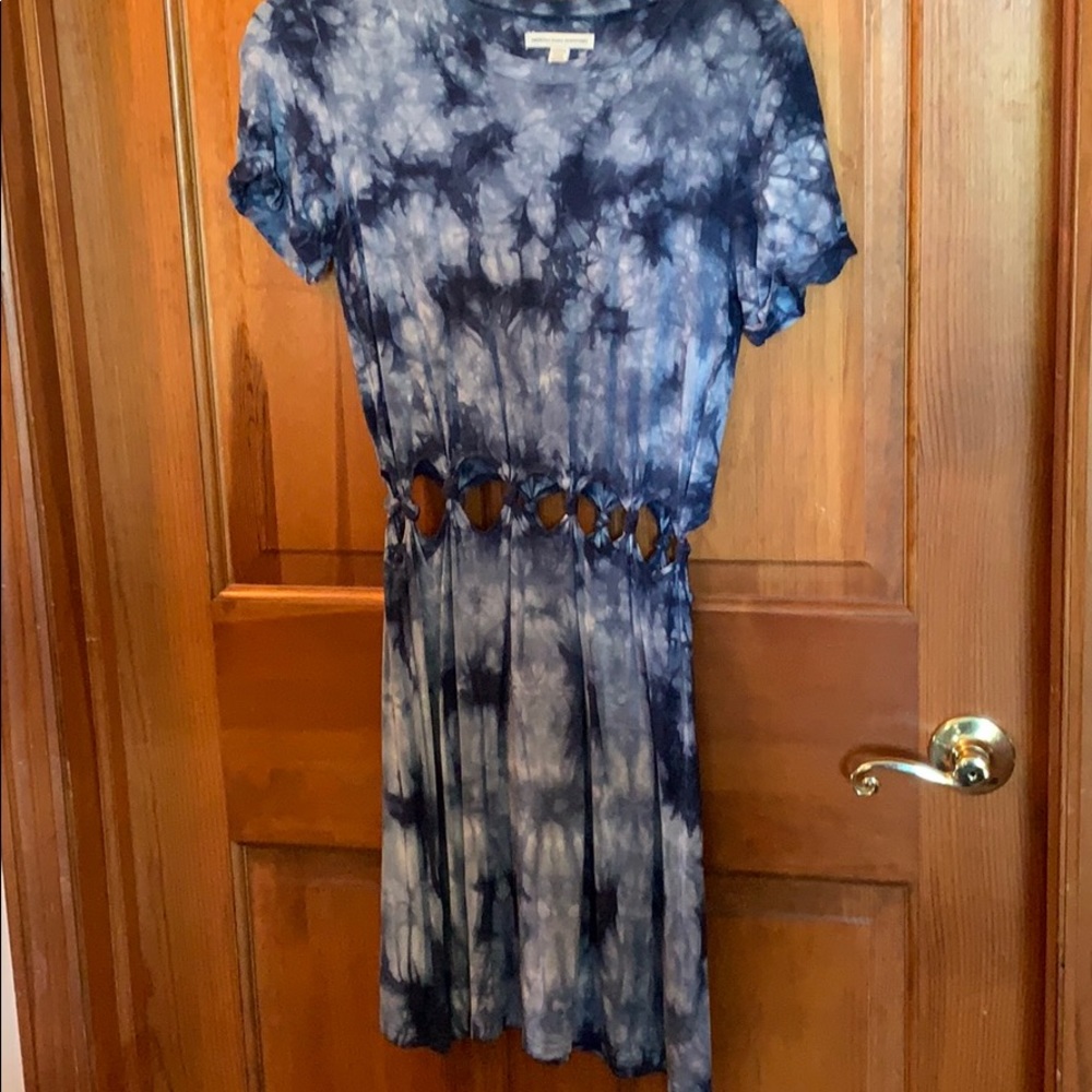 Dress - Picture 1 of 4